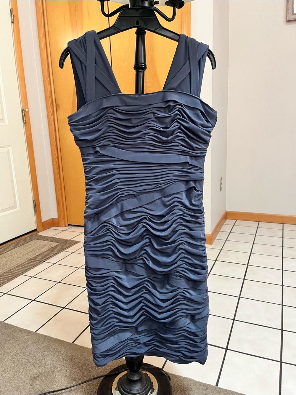 Adrianna Papell Navy Ruched Sleeveless Midi Dress